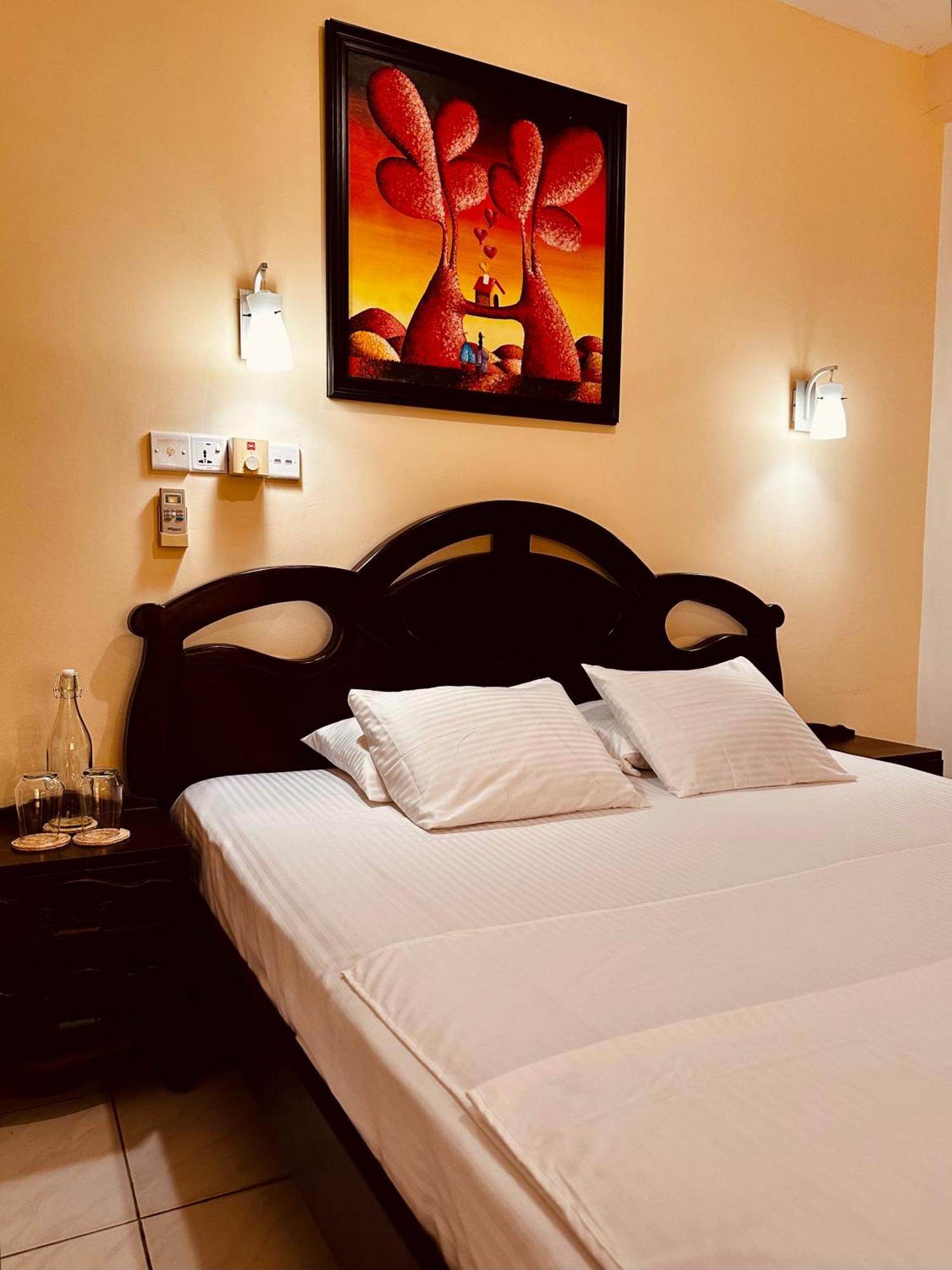 Luna Waves Negombo Exterior photo